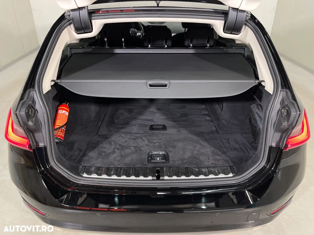 BMW Seria 3 320i AT - 13