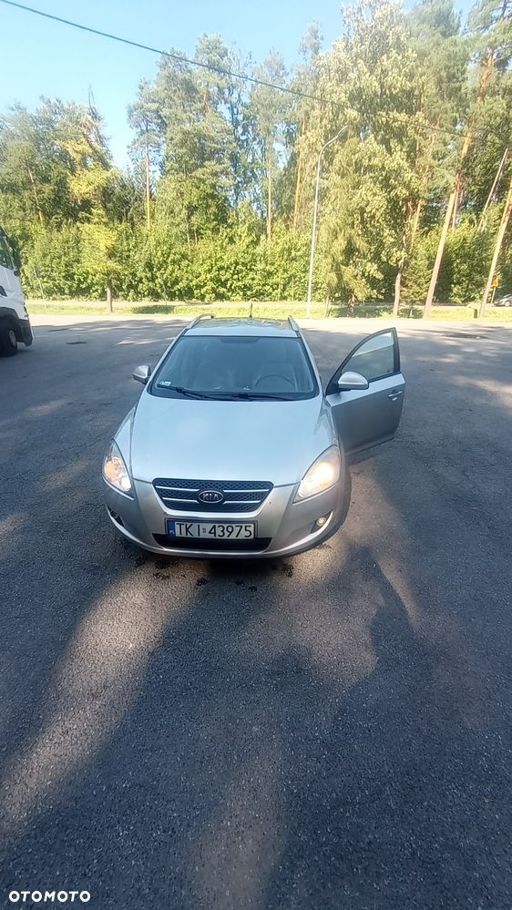 Kia Ceed - 4