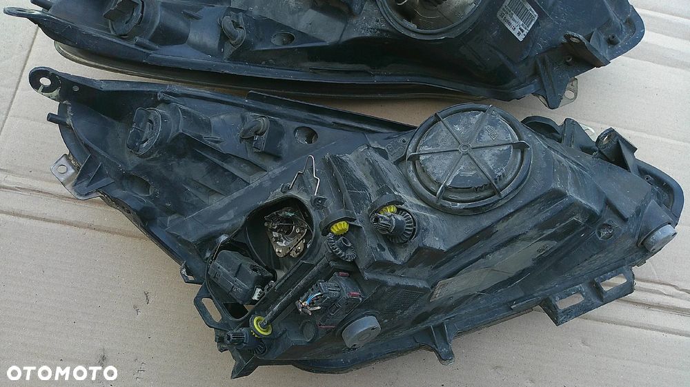 OPEL CORSA D LAMPA PRZEDNIA LEWA - 6