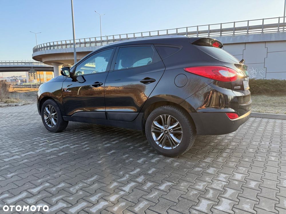 Hyundai ix35 1.7 CRDi 2WD blue Finale Gold - 17