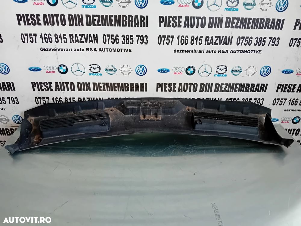 Grila Stergatoare Ford Kuga 1 I An 2008-2013 Cod 8V41-S02216 - 3
