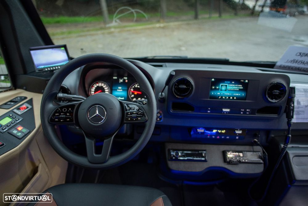 Mercedes Benz Sprinter 819 - 6