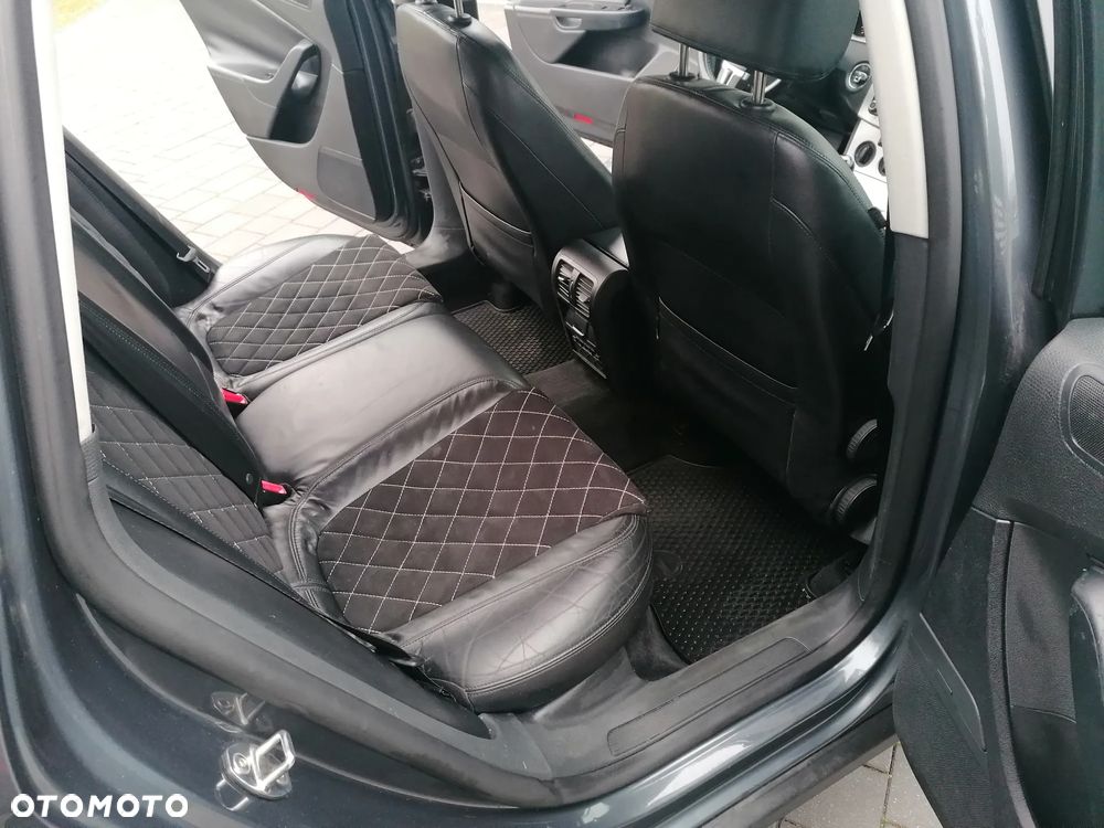 Volkswagen Passat 2.0 TDI Comfortline - 11
