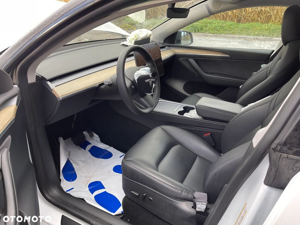 Tesla Y Model RWD - 15