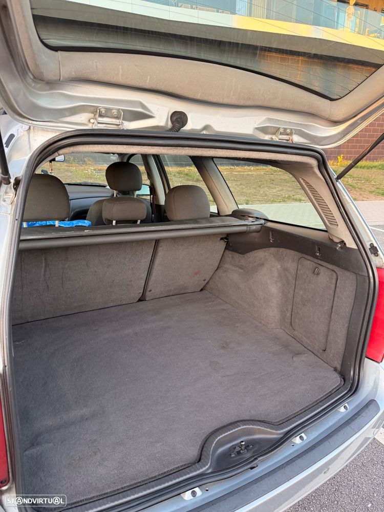 Ford Focus SW 1.8 TDdi Ghia - 12