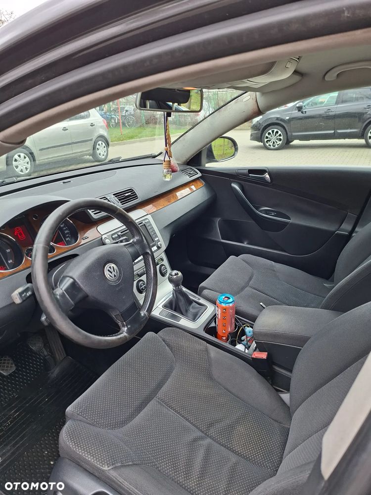 Volkswagen Passat 2.0 TDI DPF Highline - 5