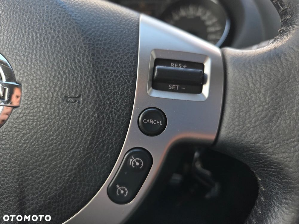 Nissan Qashqai 2.0 dCi DPF acenta - 29