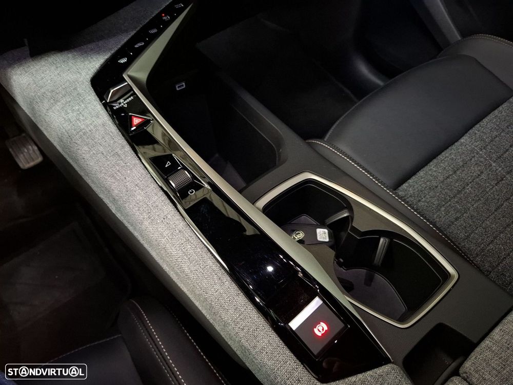 Peugeot 3008 1.2 Hybrid Allure e-DCS6 - 18