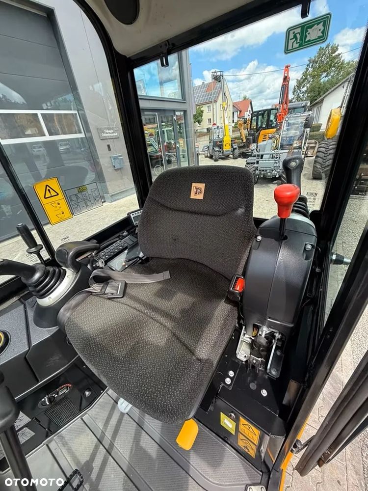 JCB 19C-1 PowerTilt - 12