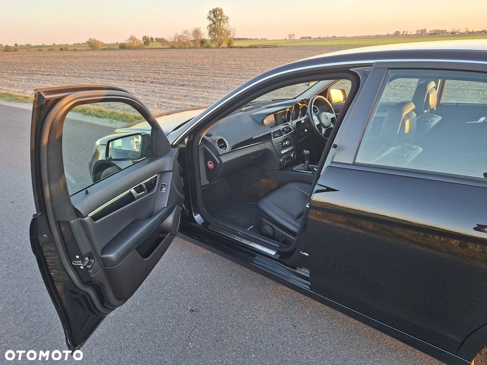 Mercedes-Benz Klasa C 220 CDI DPF (BlueEFFICIENCY) - 13