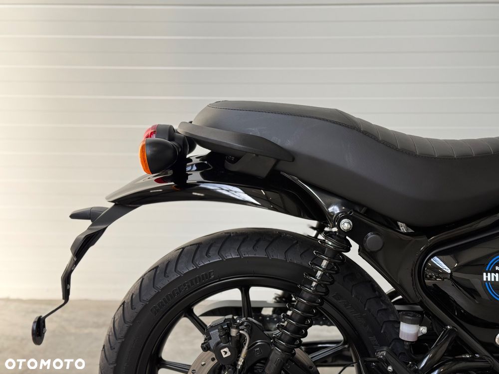 Royal Enfield HNTR - 18