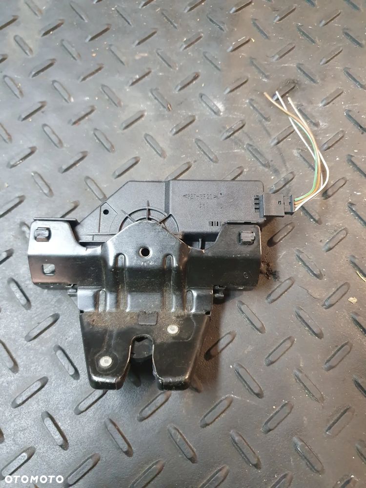 BMW E81 E87 E46 ZAMEK KLAPY BAGAŻNIKA 8196401 SIŁOWNIK RYGIEL POSIADAM 2 SZT - 3