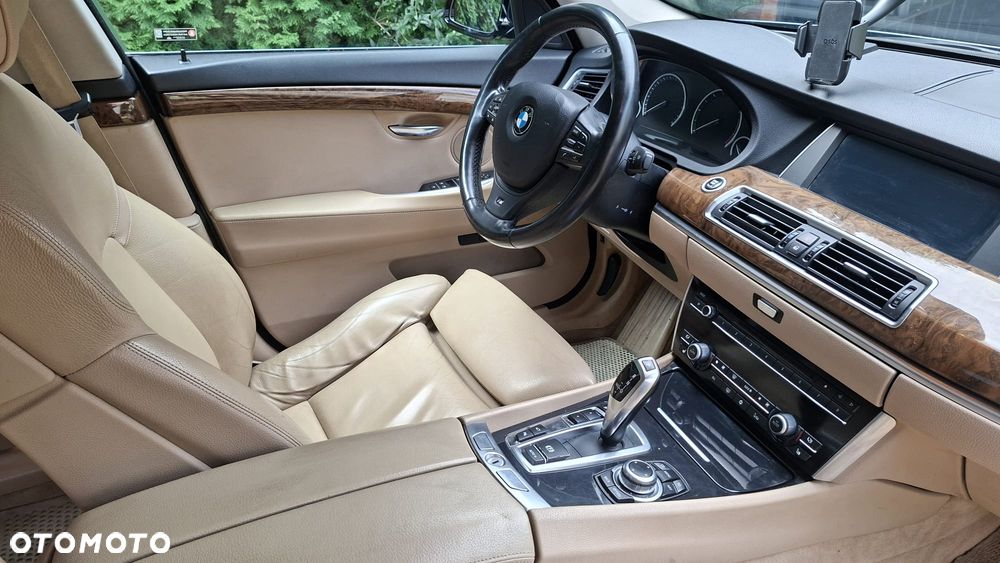 BMW 5GT - 11