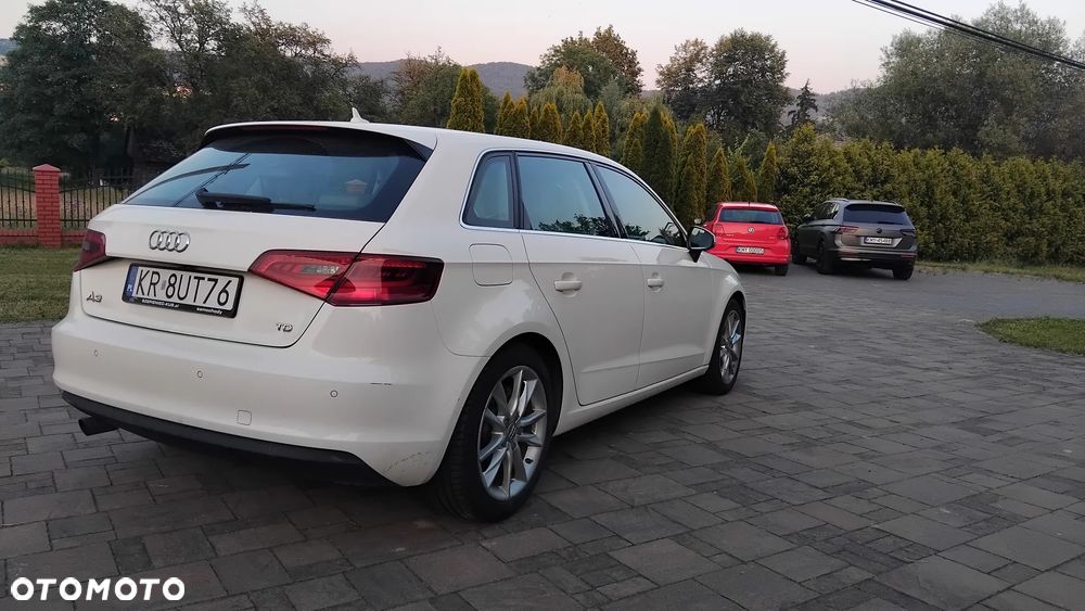 Audi A3 Sportback 1.6 TDI DPF Ambition - 5