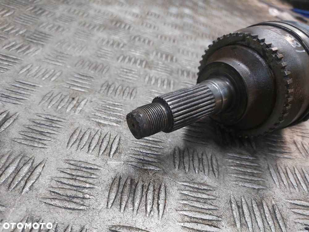 PÓŁOŚ LEWY PRZÓD MAZDA MPV II 2.0 CRDI 136KM - 2