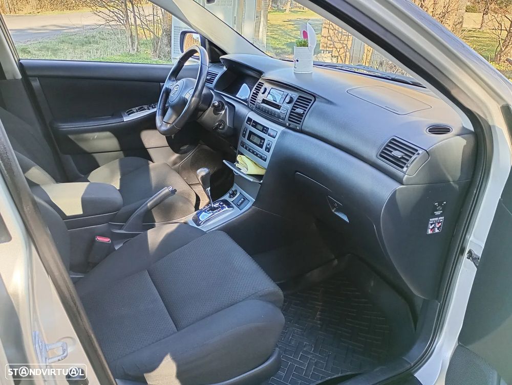 Toyota Corolla - 4