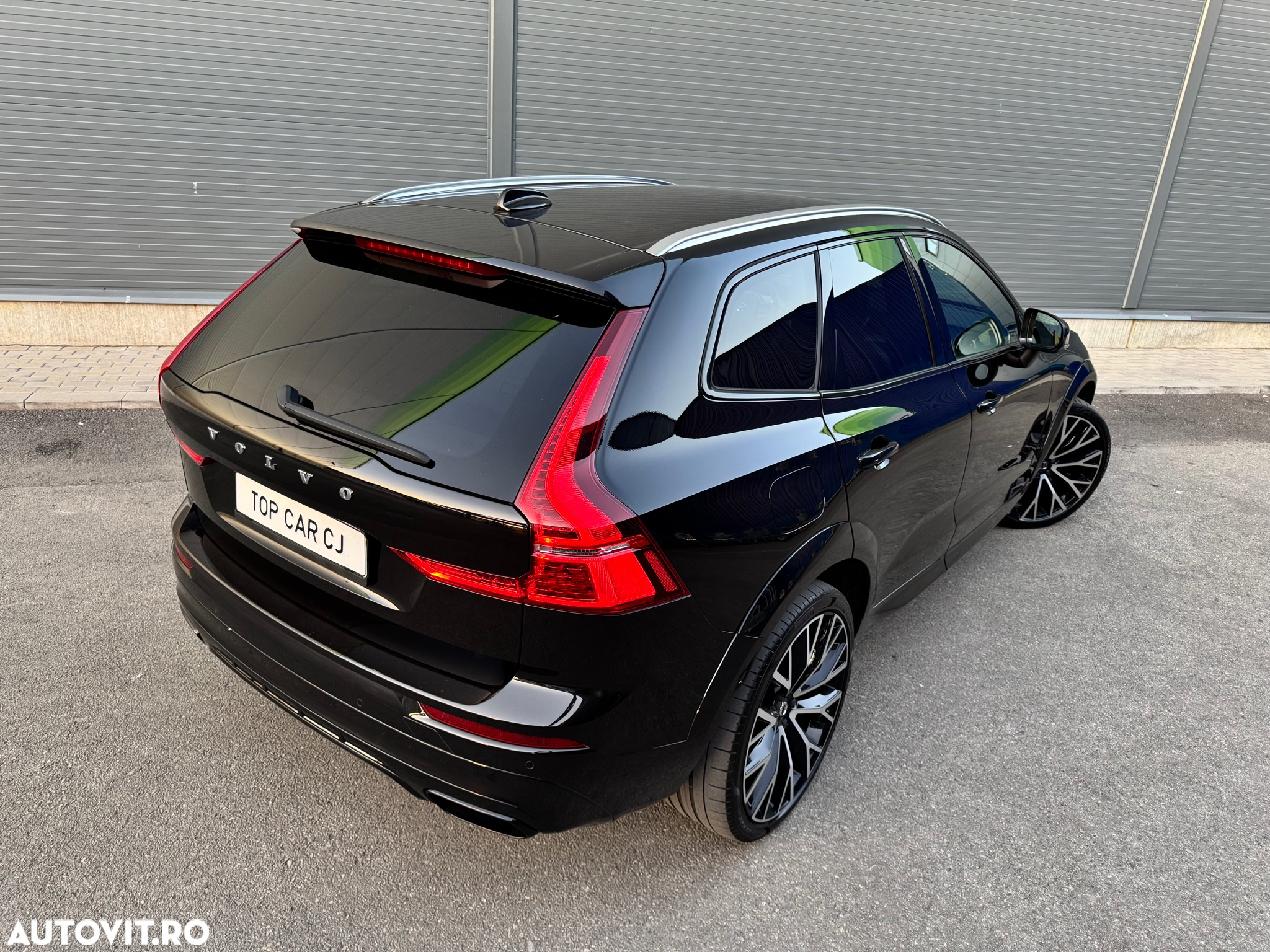 Volvo XC 60 D5 AWD R-Design - 11