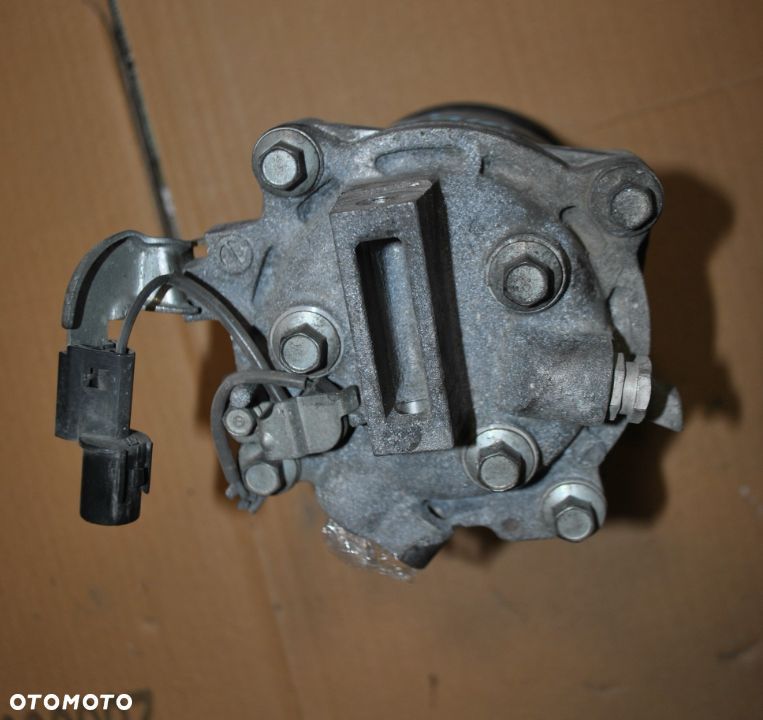 Sprężarka klimatyzacji Mitsubishi ASX 1.8 DiD - 2