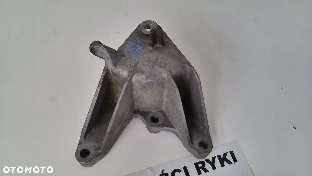 Opel Astra J IV 1.7CDTI Łapa Silnika 13248664 - 2