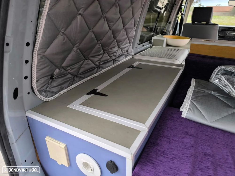 VW Transporter 2.4 D Kombi Sp. - 25