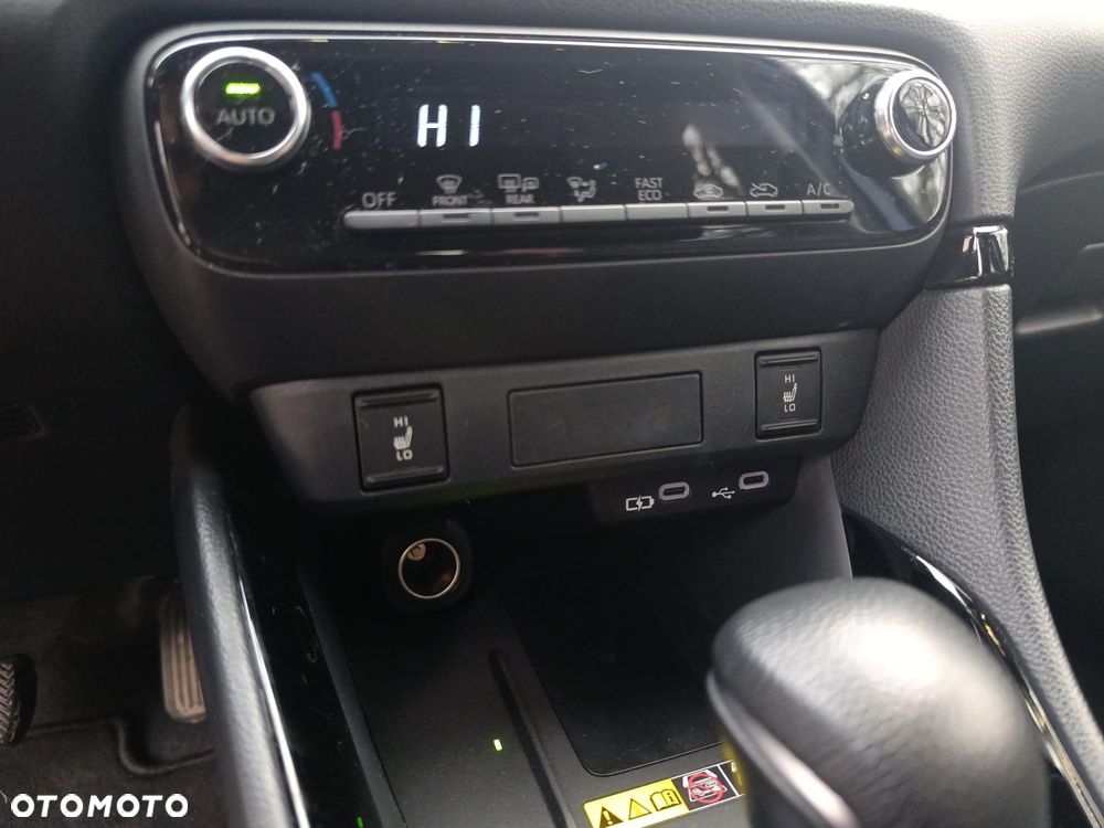 Toyota Yaris Hybrid 1.5 Style - 19