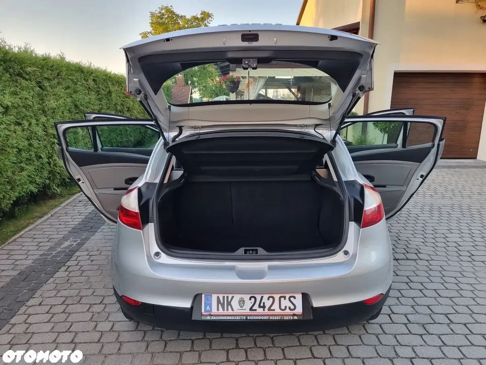 Renault Megane 1.6 16V Expression - 11