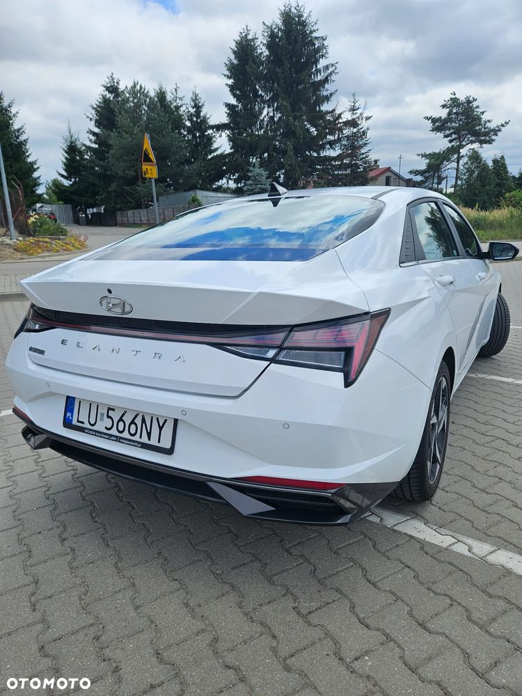 Hyundai Elantra 1.6 Executive CVT - 5