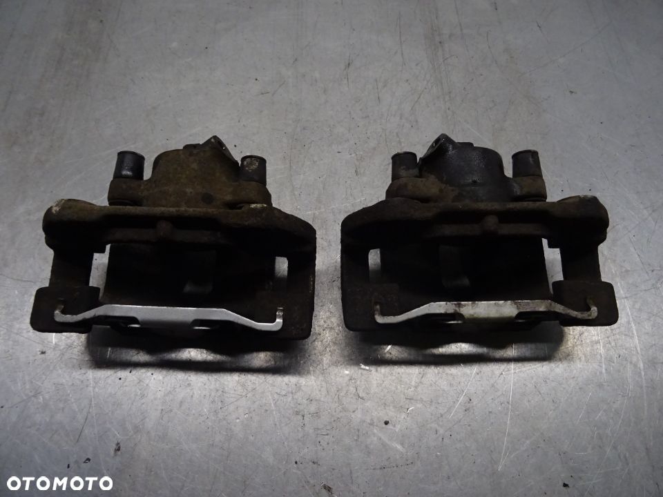 BMW E46 LIFT 2.0D ZACISK PRAWY PRZÓD PRZEDNI - 4