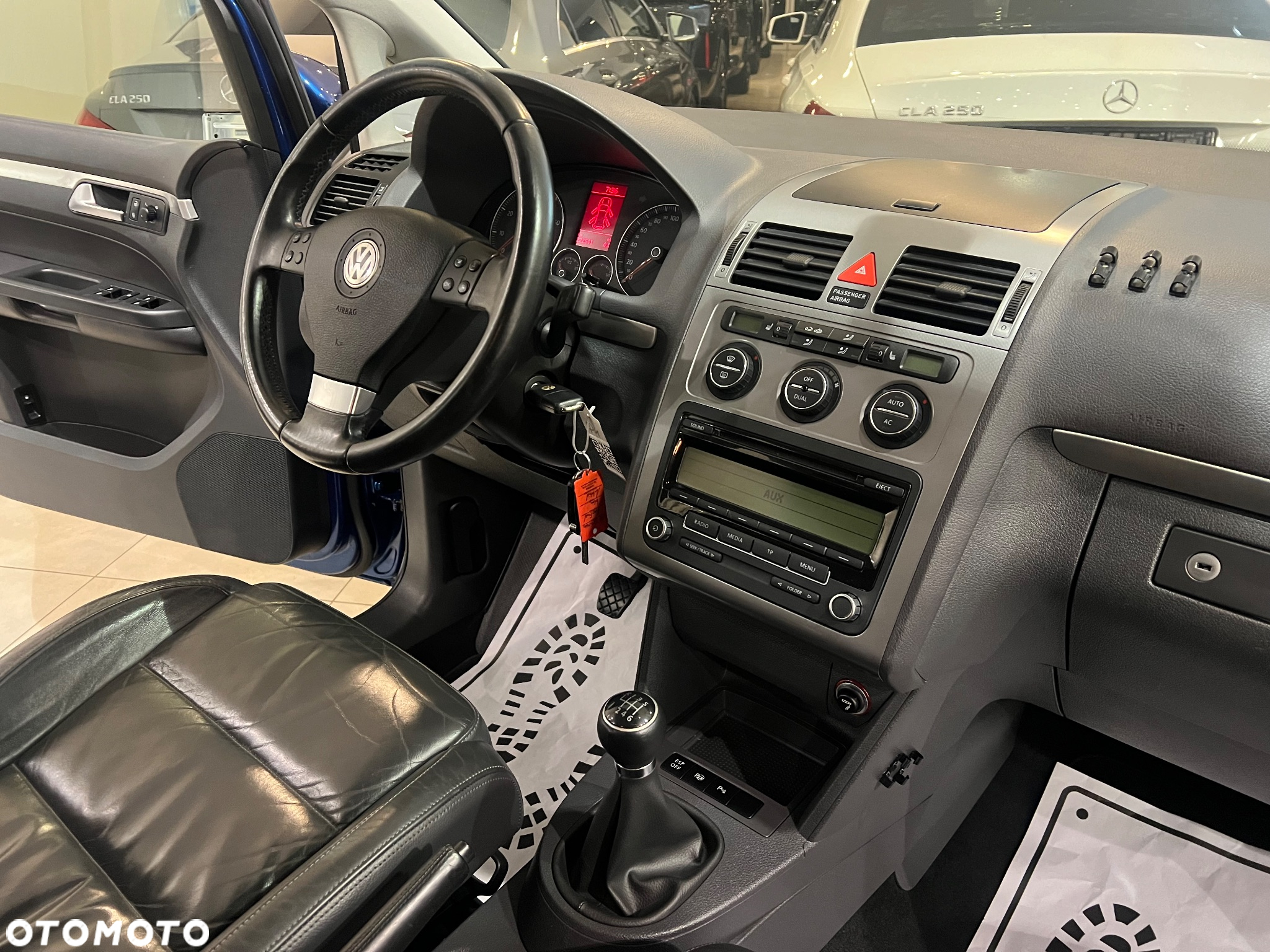 Volkswagen Touran 1.4 TGI BlueMotion Highline - 38