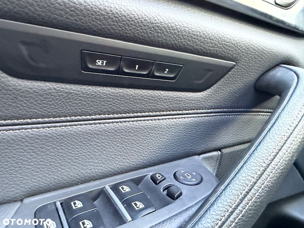 BMW Seria 5 520d xDrive Sport - 13