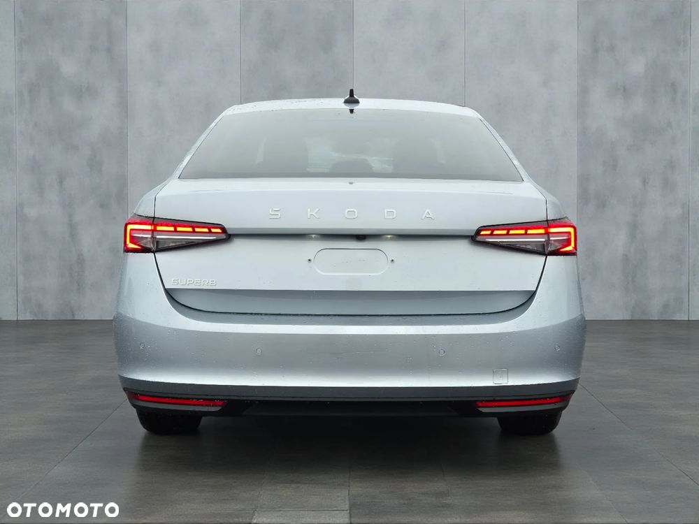 Skoda Superb 2.0 TDI SCR Edition 130 DSG - 8