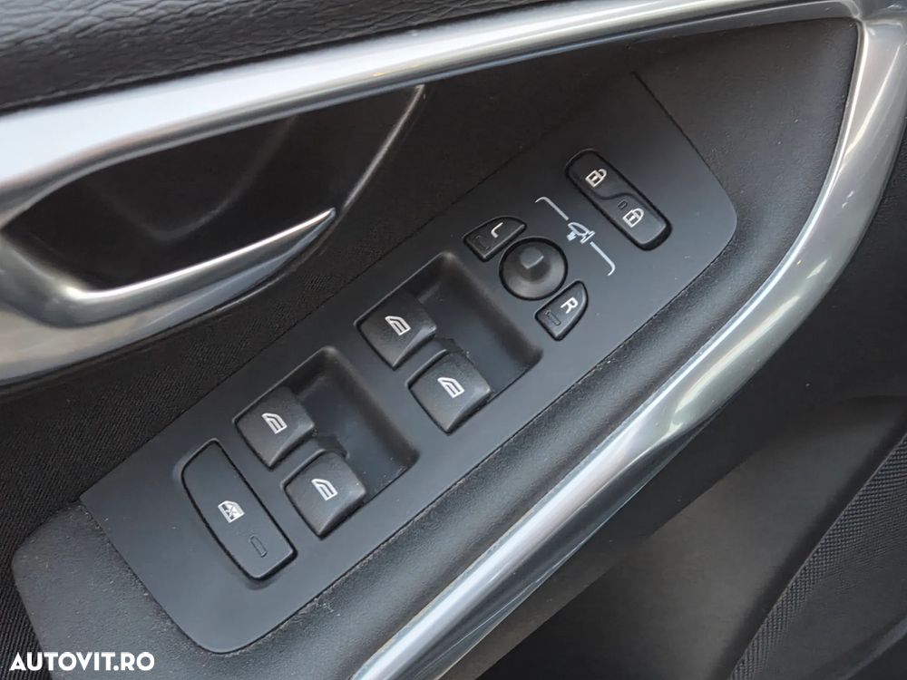 Volvo V40 D2 Momentum - 23