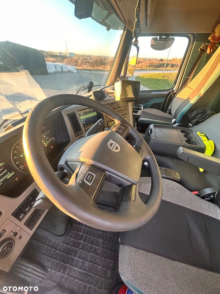 Volvo FM330 - 17