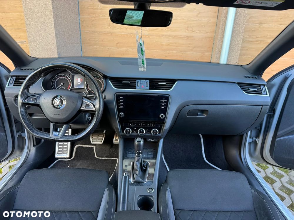 Skoda Octavia 2.0 TDI DSG RS - 19