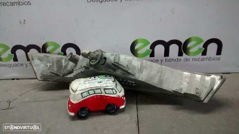 FAROLIM FRONTAL DIREITO RENAULT TRAFIC II CAIXA/CHASSIS 2003 - - 4