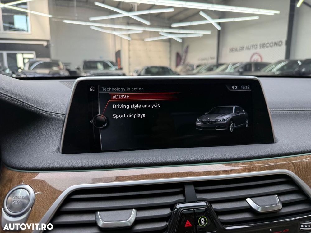 BMW Seria 7 740e iPerformance - 33
