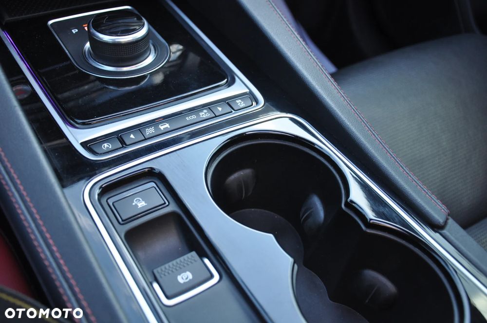 Jaguar F-Pace S AWD - 35