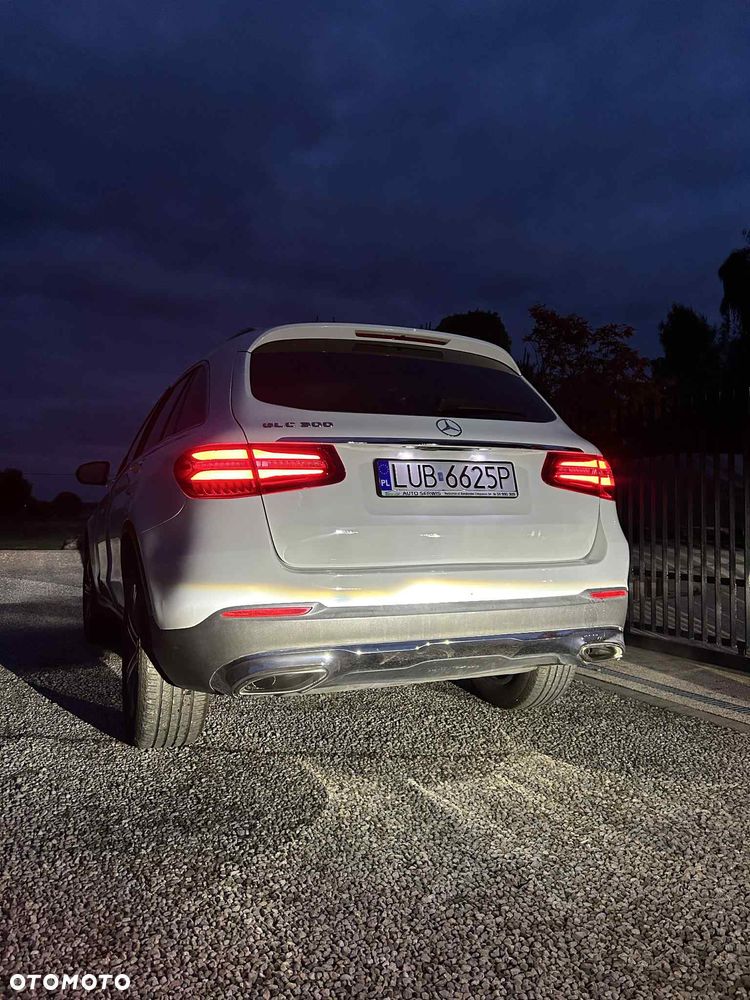Mercedes-Benz GLC 300 4Matic 9G-TRONIC - 4