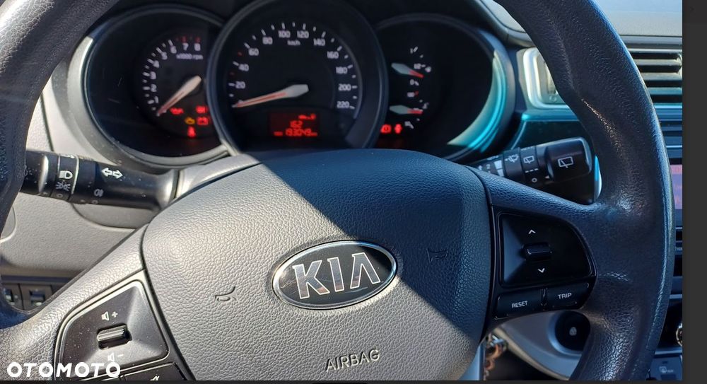 Kia Rio - 6