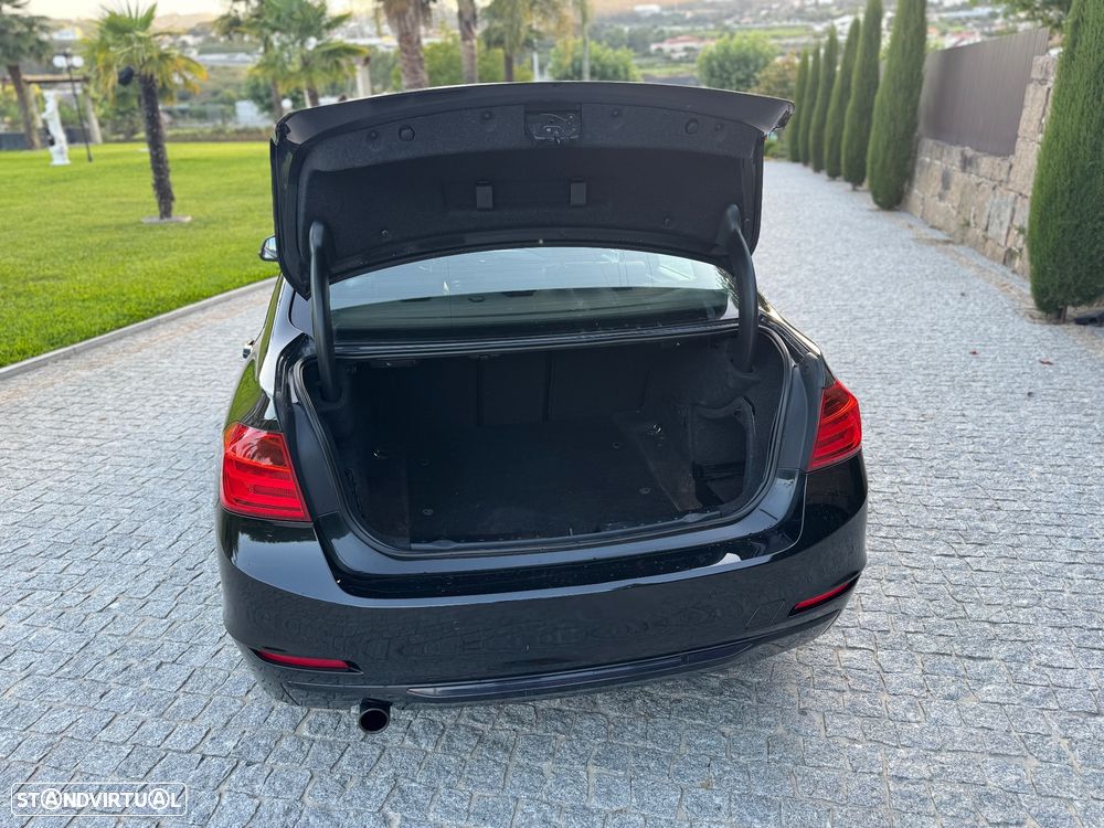 BMW 316 d M Sport - 11