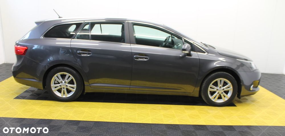 Toyota Avensis Touring Sports 1.8 Multidrive S Executive - 6