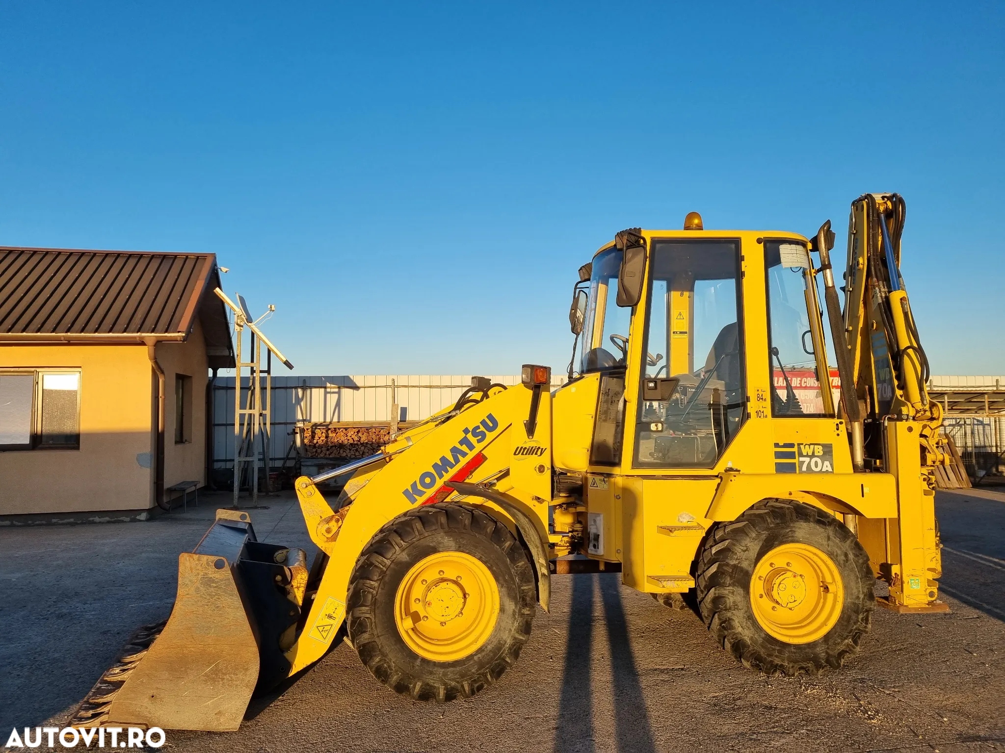 Komatsu WB70 A2 - 7