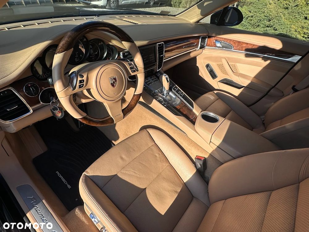 Porsche Panamera 4 - 21