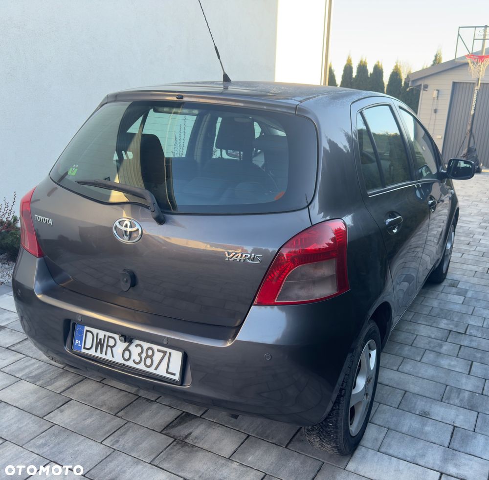 Toyota Yaris ver-1-3-luna-premium - 5