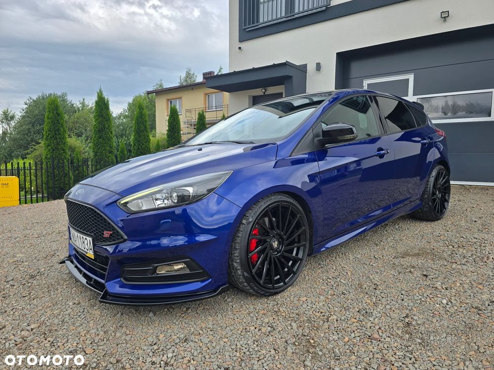 Ford Focus 2.0 EcoBoost ST mit Leder-Exclusiv-Paket - 1