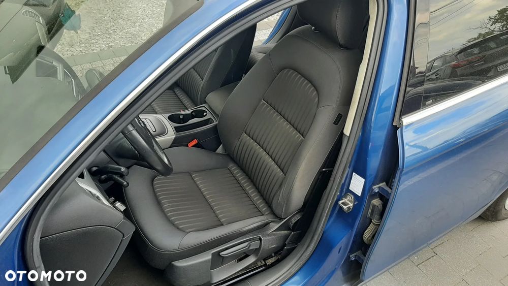 Audi A4 Limousine - 8