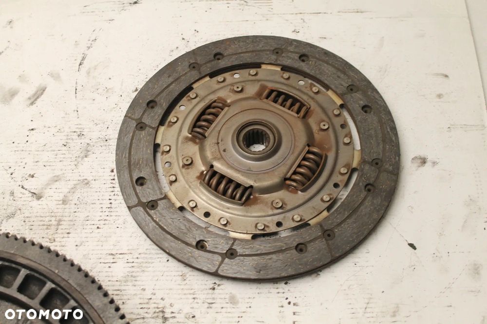 SPRZĘGŁO KOMPLETNE FORD FOCUS MK3 1.6 - 6
