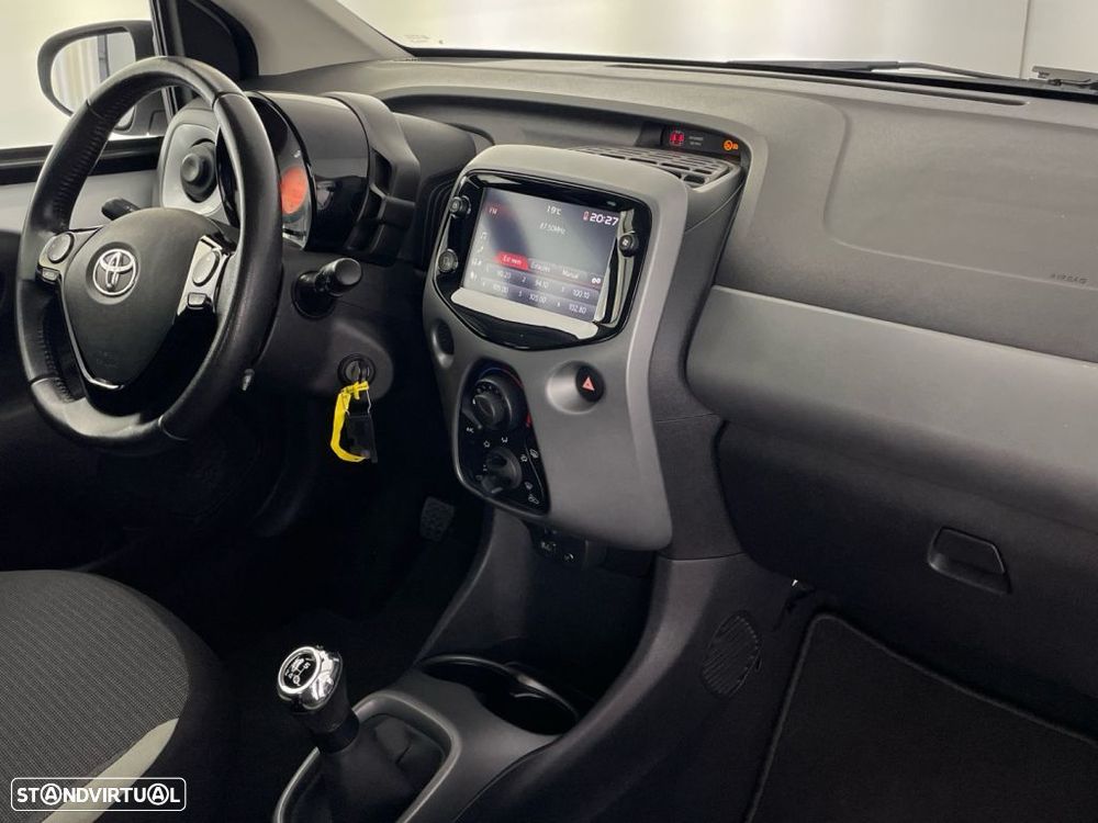 Toyota Aygo 1.0 - 23