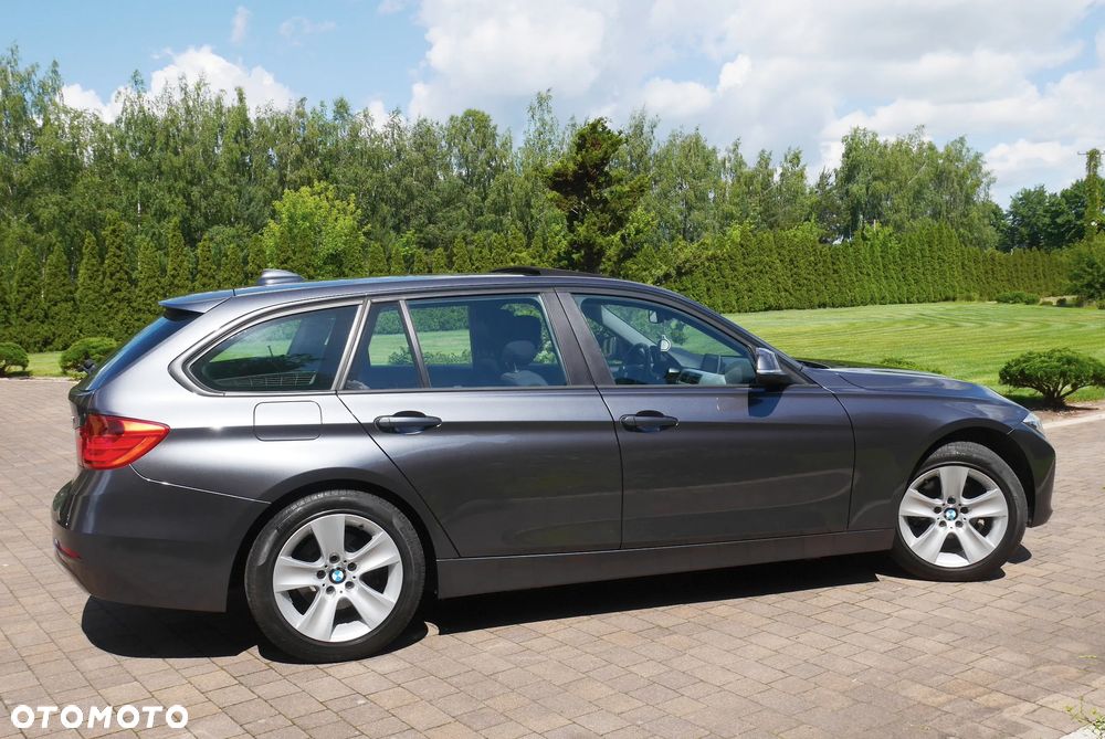 BMW Seria 3 318d DPF Edition Exclusive - 12