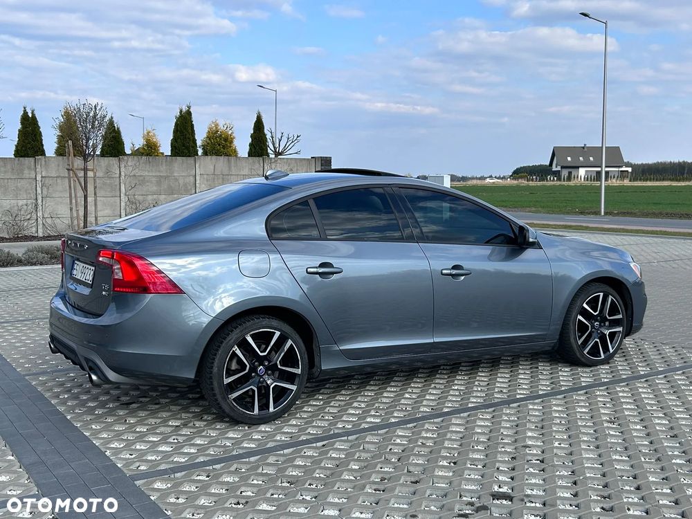 Volvo S60 T5 Drive-E Dynamic Edition (Momentum) - 4